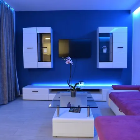 Coresi Deluxe Lägenhet *